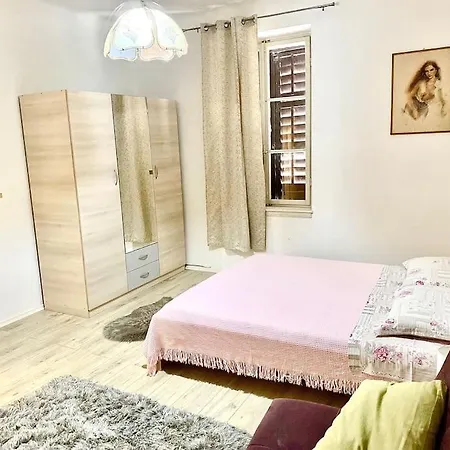 By The Sea Sonja * دوغي رات